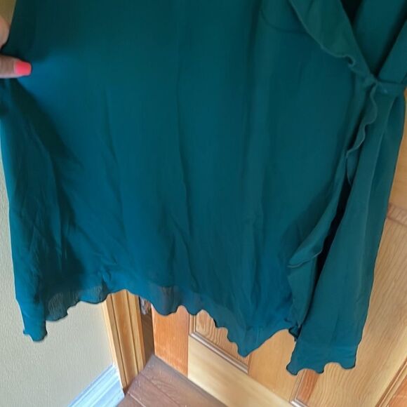 Green Wrap Dress with Bell Sleeve - Picture 4 of 6